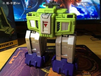 [Toyworld] Produit Tiers - Jouet TW-C Constructor aka Devastator/Dévastateur (Version vert G1 et jaune G2) - Page 6 JbZ9yNjL