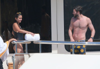 Nina Dobrev and Asustin Stowell enjoy the ocean off the cost the French Riviera (July 26) KdWYljJR