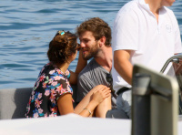 Nina Dobrev and Asustin Stowell enjoy the ocean off the cost the French Riviera (July 26) LAnrYZ9G