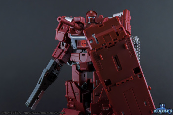 [Masterpiece Tiers] BADCUBE OTS-04 WARDOG aka WARPATH - Sortie Mai 2015 - Page 3 MUOtwZUV