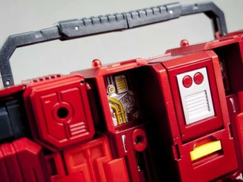 [Masterpiece Tiers] KFC TOYS TRANSISTOR aka BLASTER - Sortie Novembre 2014 QHLlUlMX