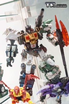 [Combiners Tiers] FANSPROJECT SAURUS RYU-OH aka DINOKING - Sortie 2015-2016 - Page 2 QeBHhr0r