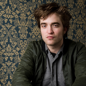 20 Julio - Nuevos/Antiguos Retratos de Rob durante la rueda de prensa de REMEMBER ME ahora en HQ!!! (2010) RF6tRcCd