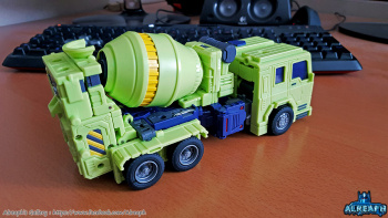 [Toyworld] Produit Tiers - Jouet TW-C Constructor aka Devastator/Dévastateur (Version vert G1 et jaune G2) - Page 6 TzkAgMLQ