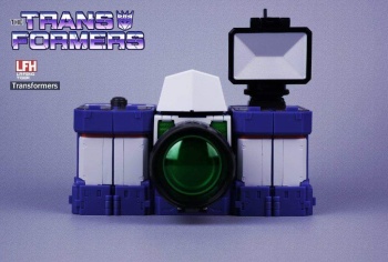 [Masterpiece Tiers] MAKETOYS MTRM-07 VISUALIZERS aka REFLECTOR - Sortie Septembre 2015 - Page 2 VO9gHgTj