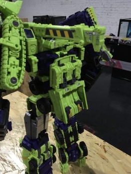 [Toyworld] Produit Tiers - Jouet TW-C Constructor aka Devastator/Dévastateur (Version vert G1 et jaune G2) - Page 6 WKokafRb