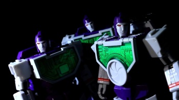 [Masterpiece Tiers] MAKETOYS MTRM-07 VISUALIZERS aka REFLECTOR - Sortie Septembre 2015 - Page 2 WaKXGjOq