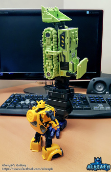 [Toyworld] Produit Tiers - Jouet TW-C Constructor aka Devastator/Dévastateur (Version vert G1 et jaune G2) - Page 5 YAFAA8fP