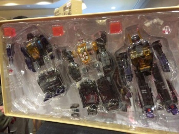 [Masterpiece Tiers] BADCUBE EVIL BUG CORP CLEAR aka INSECTICONS - Sortie Novembre 2015 ZTQcsJkO