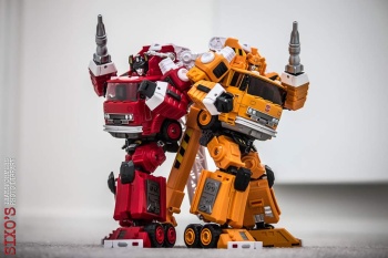 [Masterpiece Tiers] MAKETOYS MTRM-05 WRESTLE aka GRAPPLE - Sortie Debut 2016 - Page 3 ZW2X7ez0