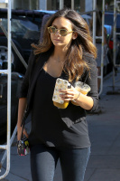 Nina Dobrev with Hilary at Alfred Coffee & Kitchen in West Hollywood (July 29) BB8Yltns