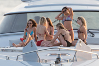 Nina Dobrev vacationing with friends in Saint-Tropez (July 20) BI5d4uiE