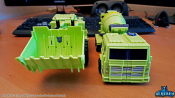 [Toyworld] Produit Tiers - Jouet TW-C Constructor aka Devastator/Dévastateur (Version vert G1 et jaune G2) - Page 6 BdATnia0