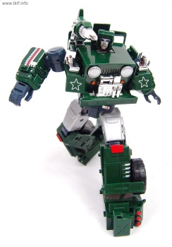 [Masterpiece Tiers] MAKETOYS MTRM-02Y GUNDOG aka HOUND - Sortie Octobre 2015 - Page 3 KHhS9zvr