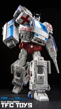 [TFCtoys] Produit Tiers - OS-01 Ironwill (aka Ironhide/Rhino) & OS-03 Medic (aka Ratchet/Mécano) - Page 2 NkotWCjQ