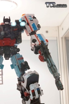 [Combiners Tiers] MAKETOYS MTCM-04 GUARDIA aka DEFENSOR - 2015-2016 - Page 3 Oa3hrXys