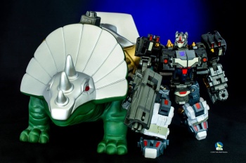 [Combiners Tiers] FANSPROJECT SAURUS RYU-OH aka DINOKING - Sortie 2015-2016 - Page 2 OsPacGqJ