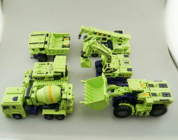 [Combiners Tiers] TOYWORLD TW-C CONSTRUCTOR aka DEVASTATOR - Sortie 2016 - Page 15 UPPaRMHw