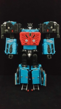 [Combiners Tiers] TFC PROMETHEUS aka DEFENSOR - Sortie 2014 VM9YOxDp