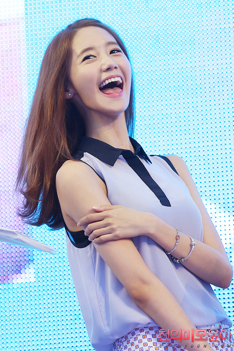 130729 YoonA @ SKT LTE Event  Tumblr_mqris3I9eM1qbalato3_1280