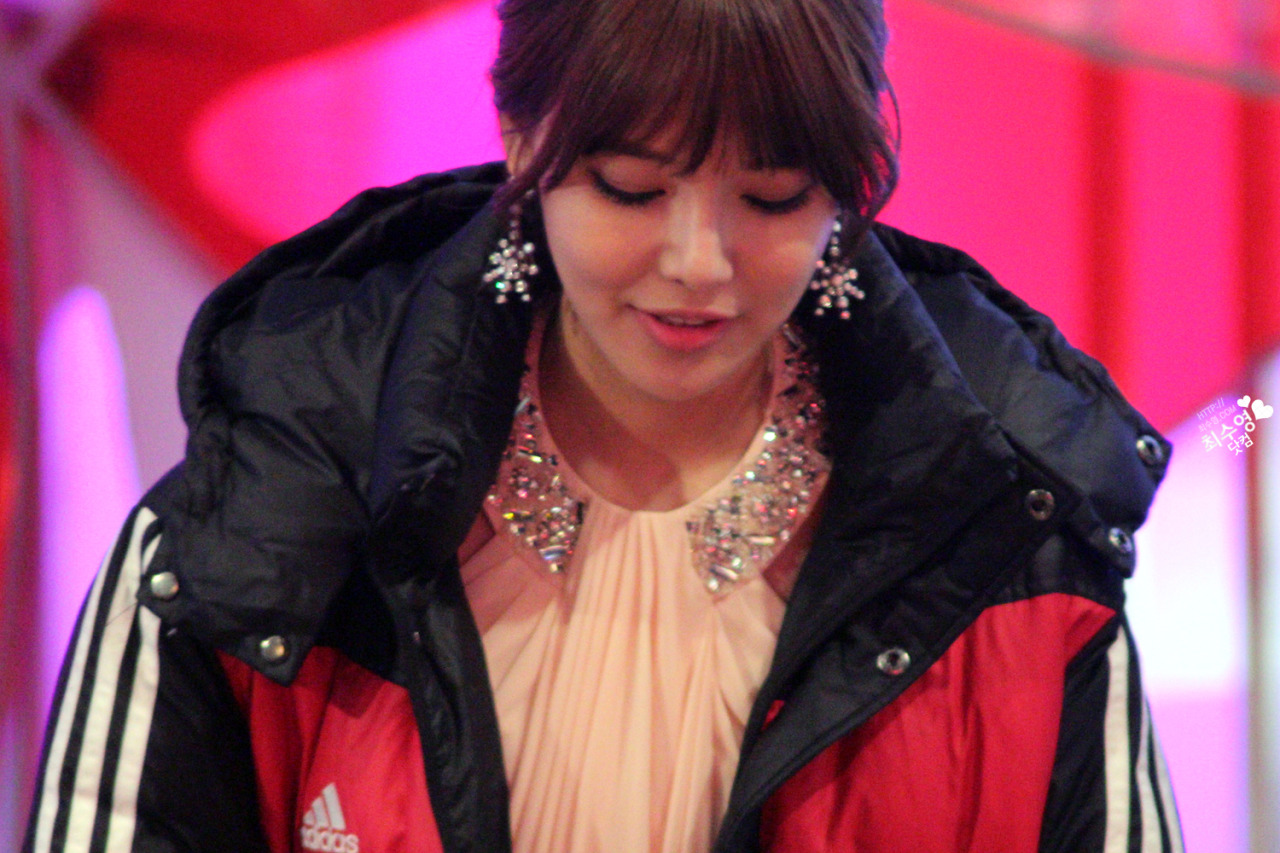 [PIC][30-12-2012]Hình ảnh mới nhất của MC SooYoung tại "2012 SBS Entertainment Awards" tối nay - Page 2 Tumblr_mfxqo2mgDu1rs68xto1_1280