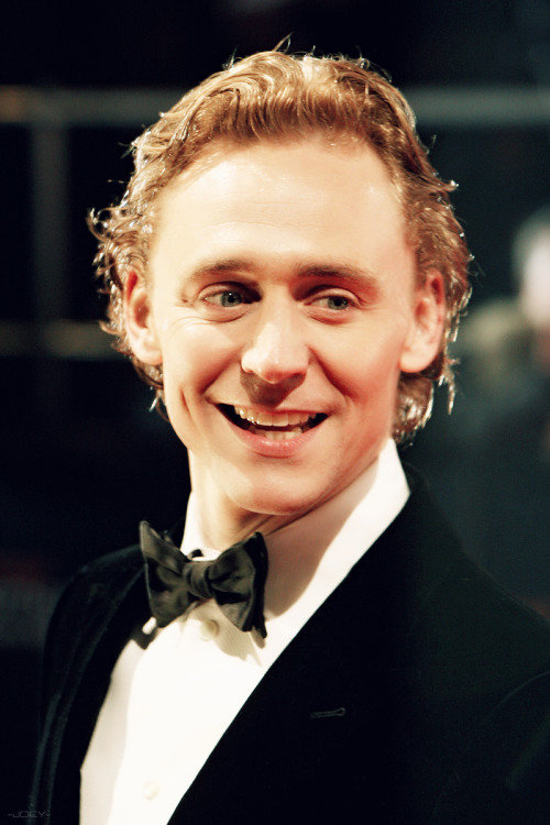 Kedvenc képeink Tom Hiddlestonról No. 1. - Page 5 Tumblr_mjaxm5rc071rxgieco1_500