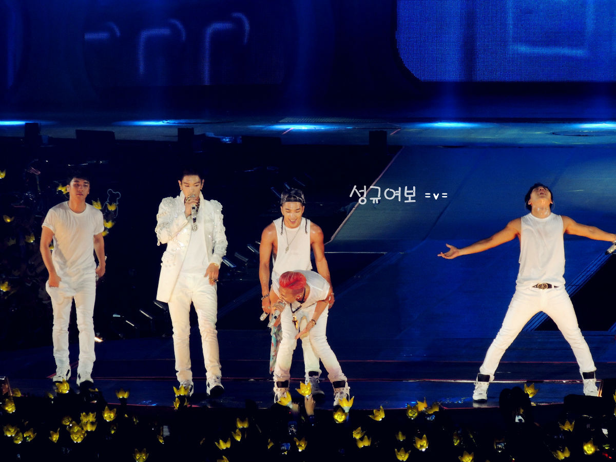 [PhoHD] ALIVE Tour 2012 ở Hồng Kông (8-9-10/12/2012) Tumblr_meqqc38K2n1rhpiaho3_1280