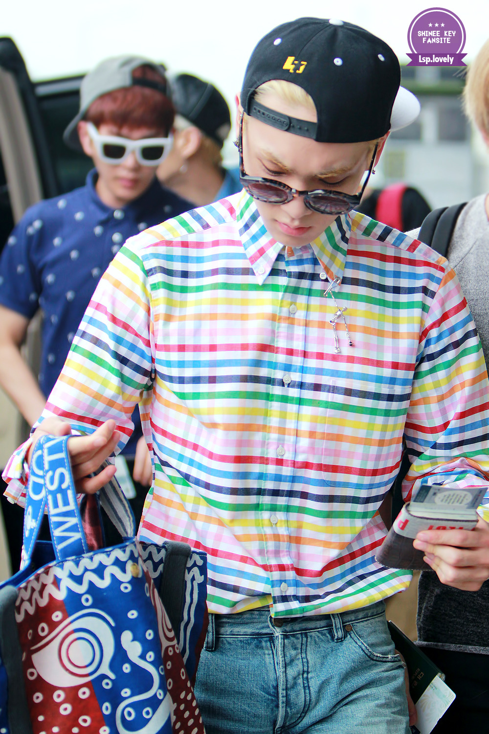 130710 Key @ Aeropuerto de Gimpo hacia Japón Tumblr_mpqh2g0fTX1qdws1jo7_1280