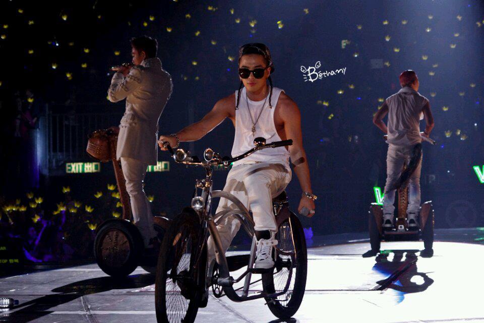 [PhoHD] ALIVE Tour 2012 ở Hồng Kông (8-9-10/12/2012) Tumblr_meugtifbO91rd8m4do2_1280