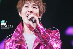 121231/130101 Onew @ MBC Gayo Daejun Tumblr_mfxj67MRmP1qdtvhxo3_250