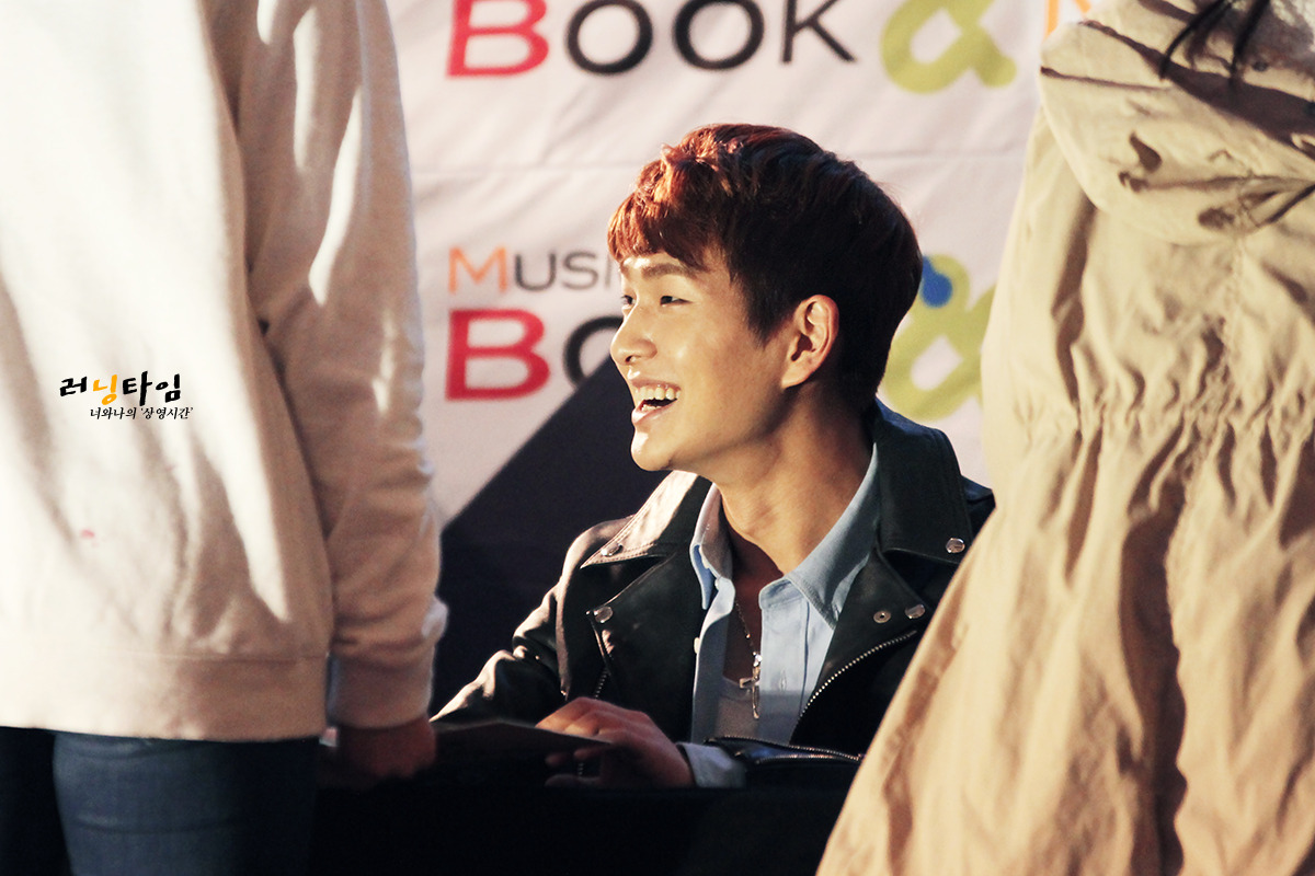 130228 Onew @ Youngpoong Books Fansigning Tumblr_mixuqomkHX1rtjlxyo1_1280