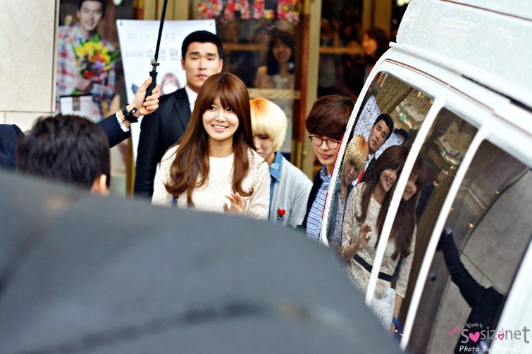 [PIC][06-04-2013]SooYoung xuất hiện tại buổi fansign thứ 2 cho thương hiệu "Double M" vào chiều nay  Tumblr_mku5cosqoX1rs68xto2_1280