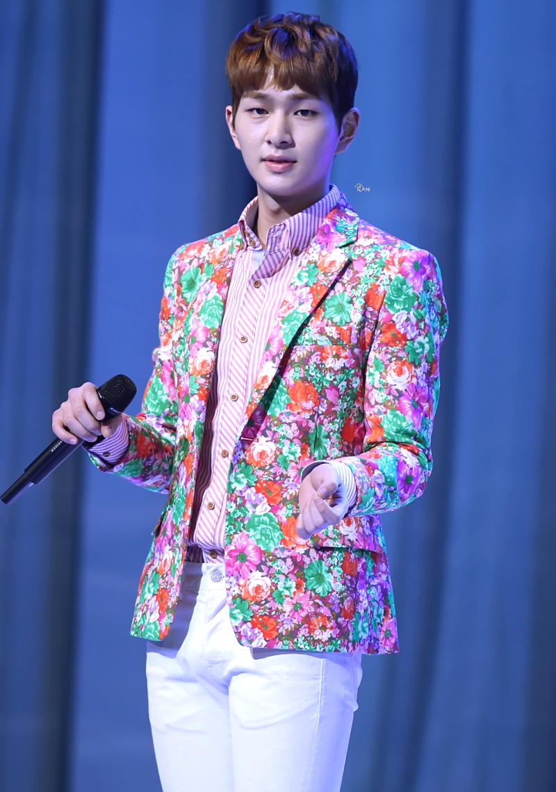 130305 Onew @ KBS Open Concert Tumblr_mj76a1rT0l1rtjlxyo1_1280