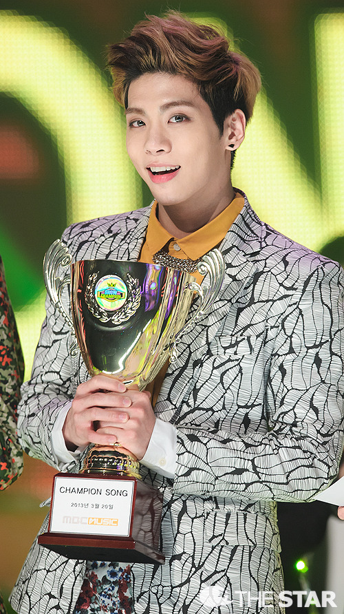 130320 Jonghyun @ Show Champion Tumblr_mjz6f7lkIp1r36tcgo2_1280