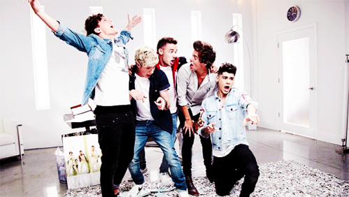 3 AÑOS DE ONE DIRECTIOOOOON!!! Tumblr_mqd7h0k1Cn1rl715io9_r1_500