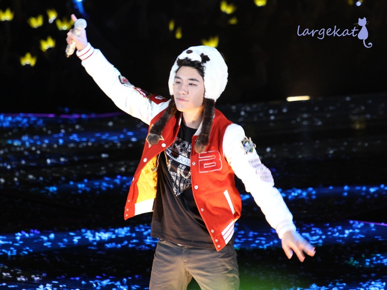 [PhoHD] ALIVE Tour 2012 ở Hồng Kông (8-9-10/12/2012) Tumblr_mesrpxA7Mo1rhpiaho3_1280