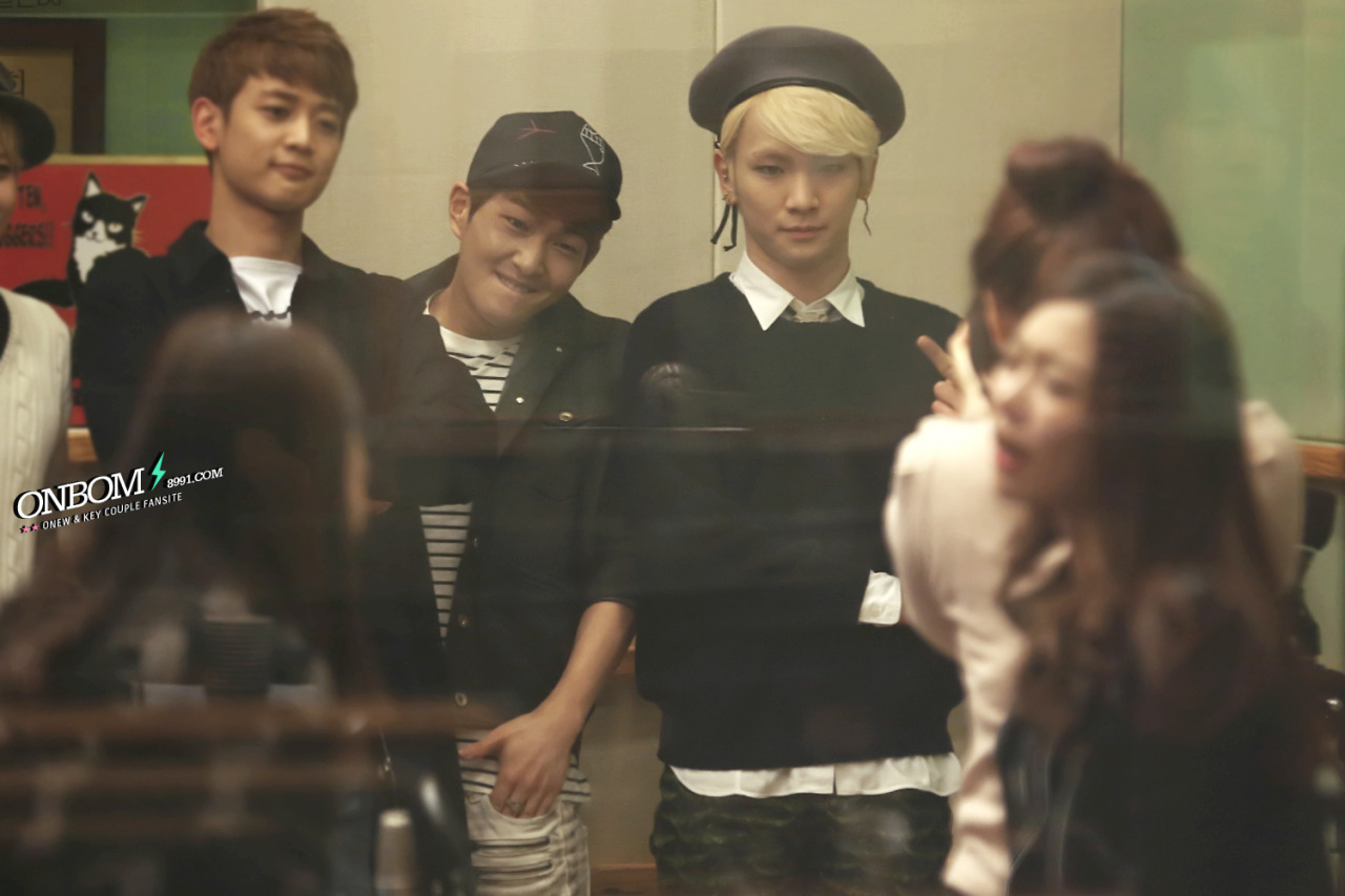 120426 SHINee @ Sukira Kiss The Radio Tumblr_mlvlv3skhs1rvso5eo1_1280