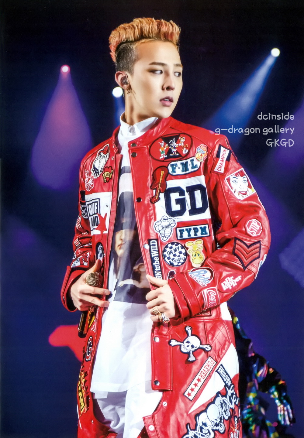 [22/11/2013][Photos] ONE OF A KIND World Tour In Japan Dome Special (HD Scans) Tumblr_mwn40el8yz1qb2yato1_1280