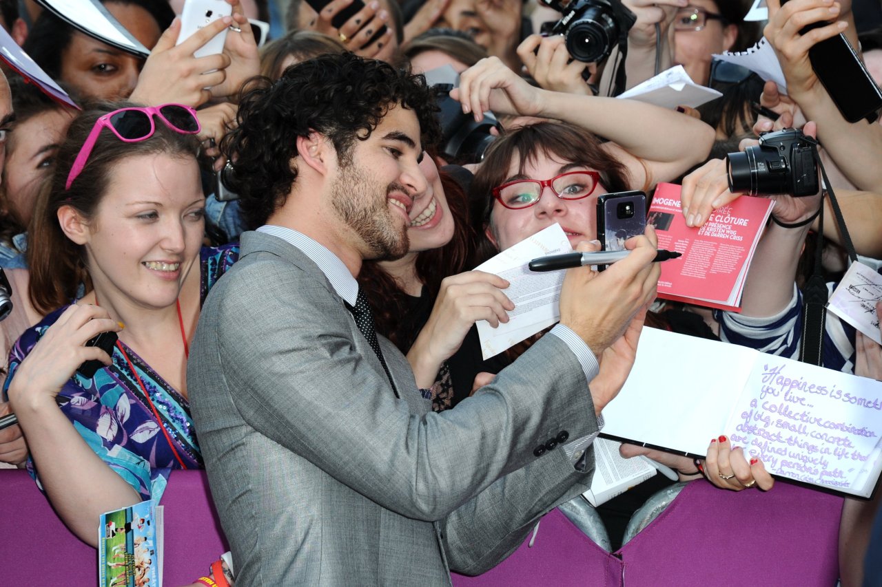 Darren Criss "Imogene" en 2nd Champs Elysees Film Festival Tumblr_molxq89ZMS1r4ezfzo4_1280