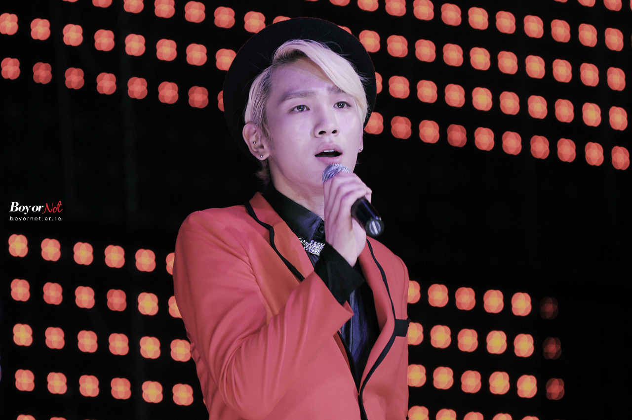 130406 Key @ Seoul Girls Collection 2013 event Tumblr_mkvf20AjFi1r5kb7po1_1280