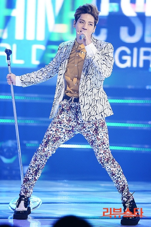 130320 Jonghyun @ Show Champion Tumblr_mjz6uwYFwj1r36tcgo1_500