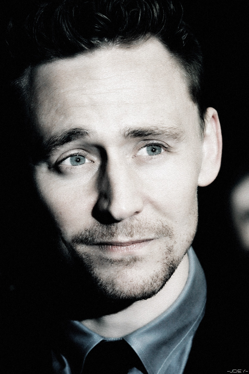 Kedvenc képeink Tom Hiddlestonról No. 1. - Page 4 Tumblr_mj59i0kRG71rxgieco1_1280