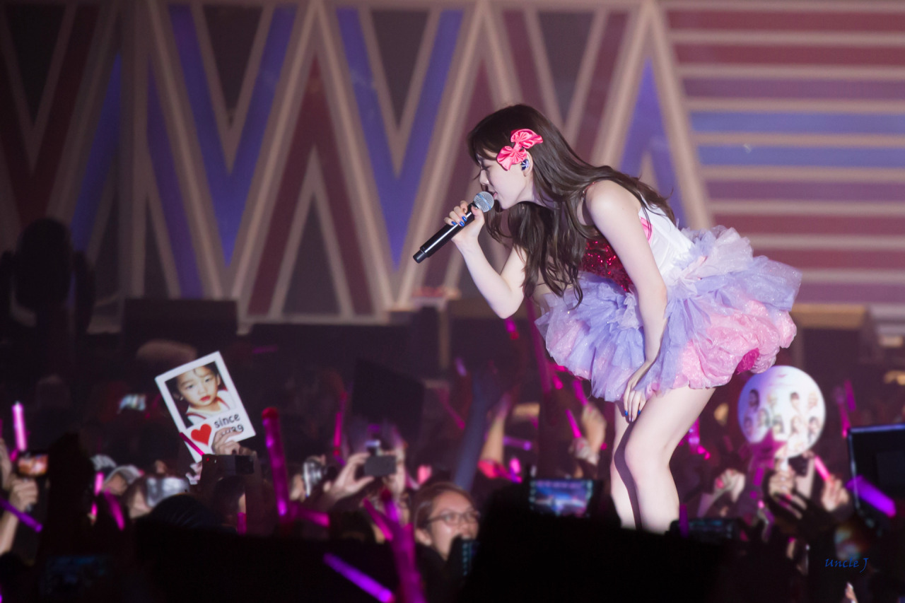 [PIC][08/09/10-11-2013]Hình ảnh mới nhất từ "2013 Girls' Generation's World Tour – Girls & Peace in HongKong" của SNSD (P3)  - Page 8 Tumblr_myvxguVo1b1sewbc1o1_1280