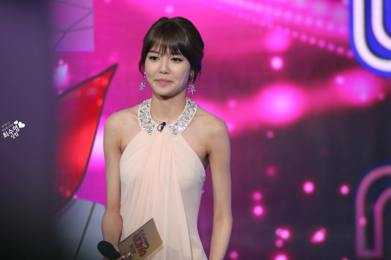 [PIC][30-12-2012]Hình ảnh mới nhất của MC SooYoung tại "2012 SBS Entertainment Awards" tối nay - Page 2 Tumblr_mfxqkn0hZ31rs68xto2_1280