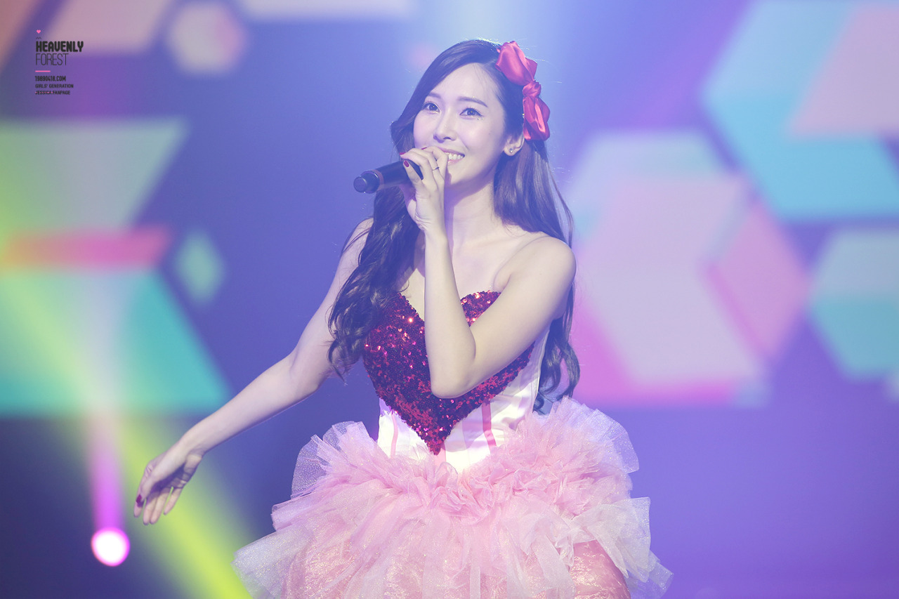 [PIC][08/09/10-11-2013]Hình ảnh mới nhất từ "2013 Girls' Generation's World Tour – Girls & Peace in HongKong" của SNSD (P3)  - Page 8 Tumblr_myu7dtMejZ1sewbc1o2_1280