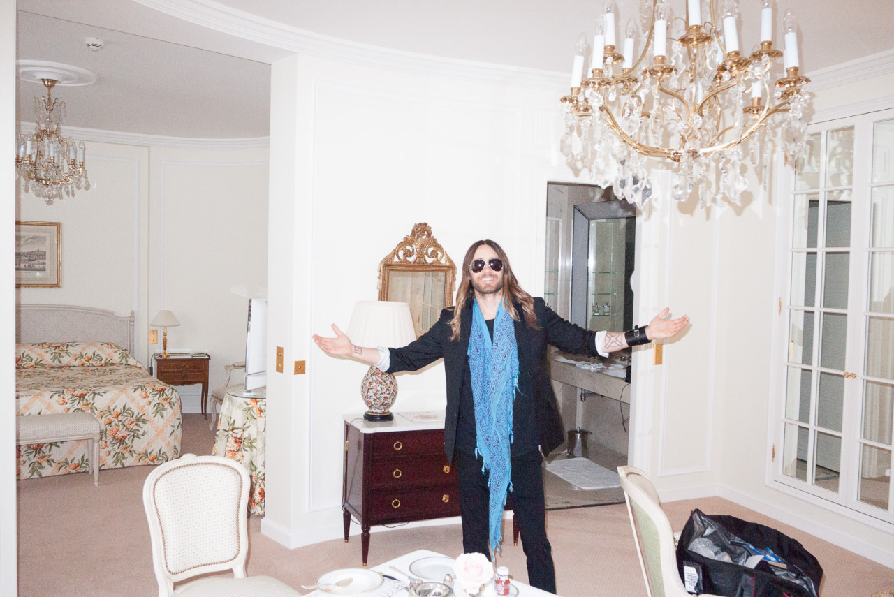 5 - [PHOTOSHOOT] Jared Leto by Terry Richardson - Page 31 Tumblr_n2aed3DFEb1qa42jro1_1280