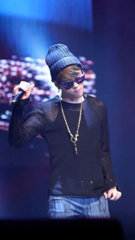 [PICS] [26.02.13] Junhyung @ Seoul Arts School’s Celebration Tumblr_mivueo7QAL1r8h1ifo1_400