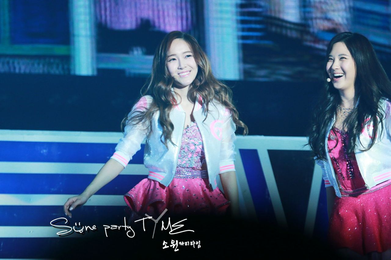 [PIC][15-02-2014]SNSD khởi hành đi Ma Cao để biểu diễn "2013 Girls' Generation's World Tour – Girls & Peace in Macau" vào sáng nay - Page 15 Tumblr_n1e2vksquc1sewbc1o1_1280