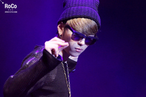 [PICS] [26.02.13] Junhyung @ Seoul Arts School’s Celebration Tumblr_mivhe7JMDz1r8h1ifo1_500