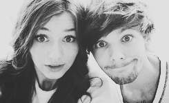 (m/libre) niall horan - on est les ross et monica en version jumeaux. et blonds aussi. Tumblr_mwdqwfPt2A1rxa9h7o8_250